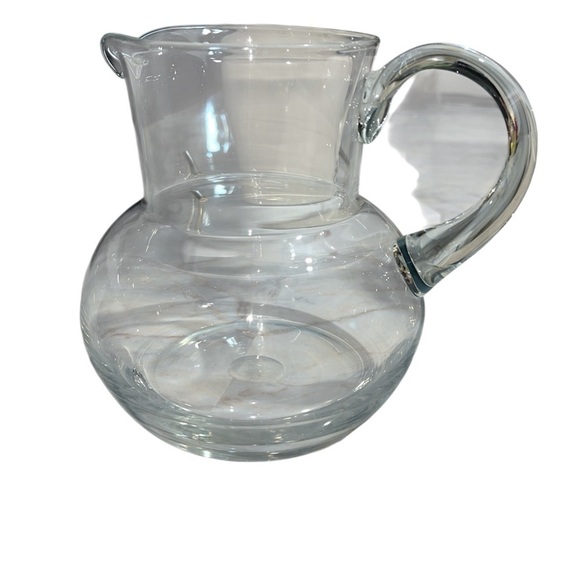 unmarked Other - Stylish Clear Glass Jug $23